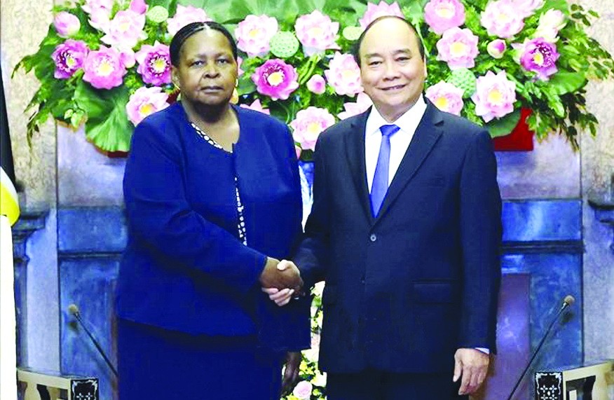 國家主席阮春福接見莫桑比克 議會議長艾斯蘭佩薩‧比亞斯。