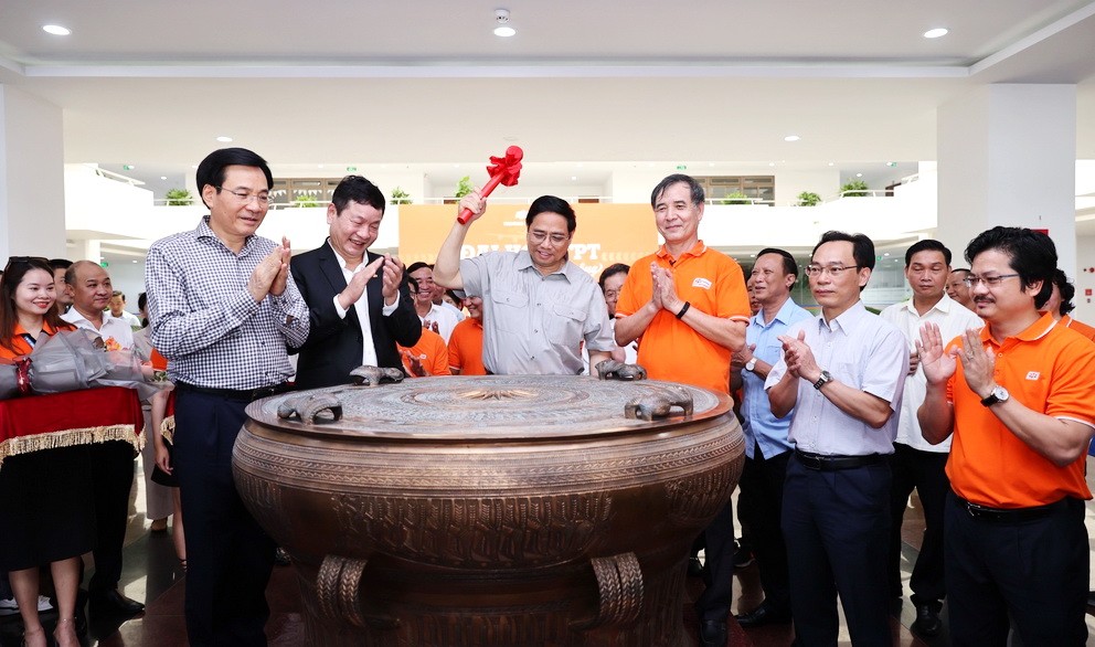 范明政總理視察峴港市高新技術園區