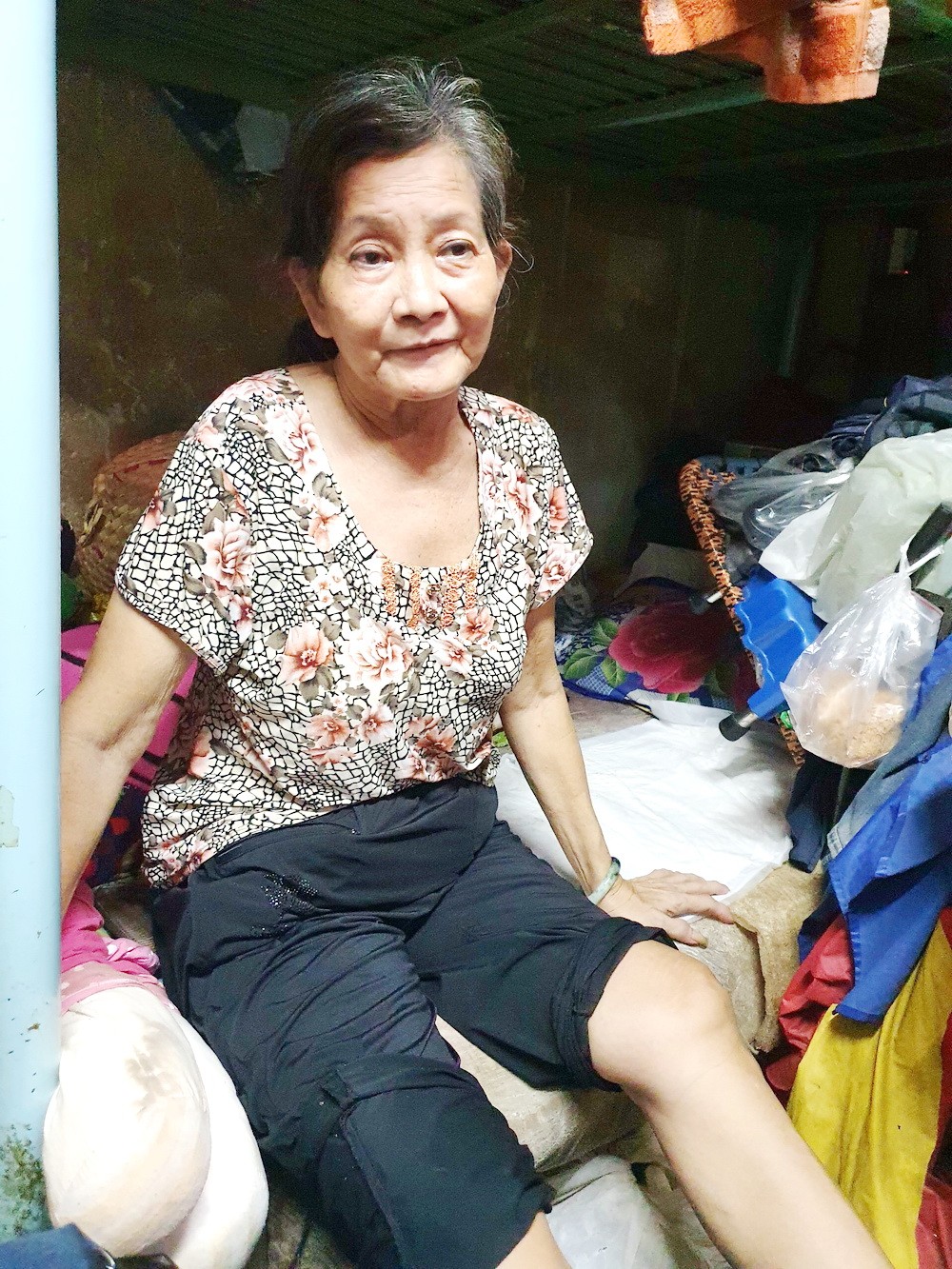 文桂花動手術後正在家休養。