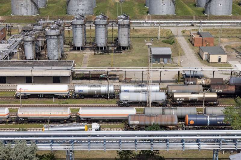 匈牙利多瑙河煉油廠（新華社）