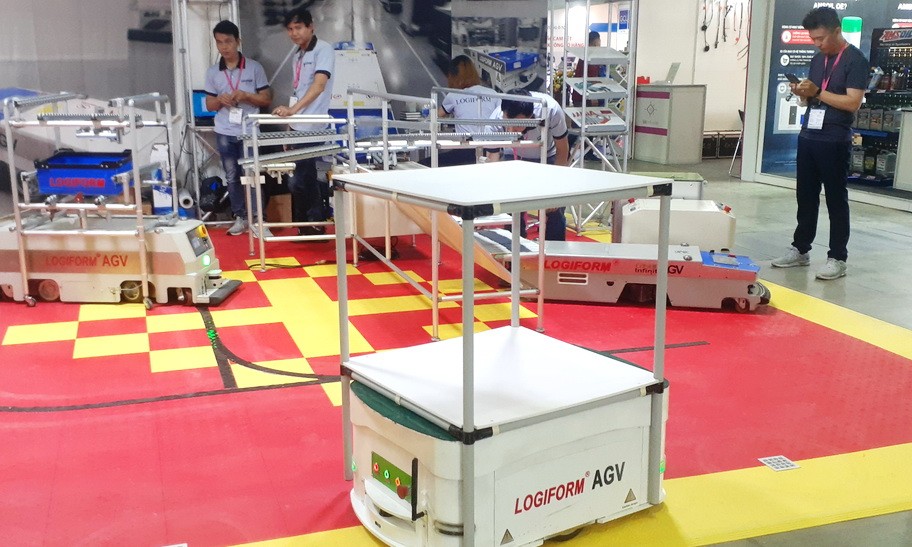 可節省人力的小型自動運輸車。