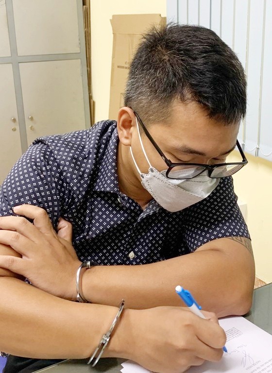 陳忠孝被扣押。