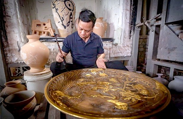 缽長手工藝村藝術家阮雄。