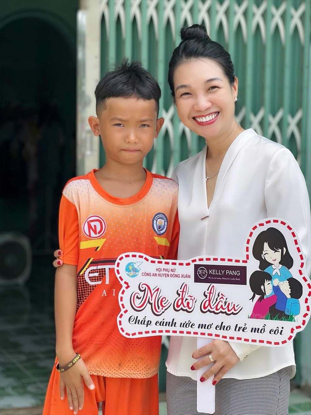 華企關愛受疫影響貧困優秀生