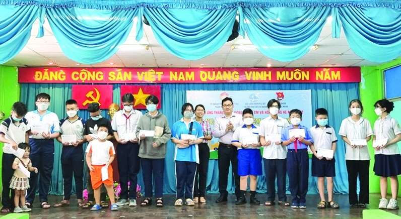 第五郡婦聯會關愛受疫情影響貧困學生 