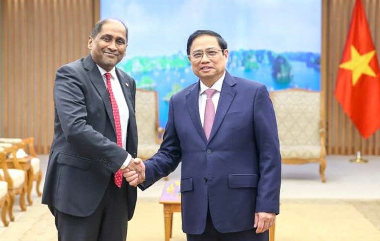 建議新加坡分享建設獨立經濟體經驗