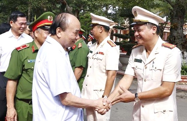 國家主席檢查特赦工作 