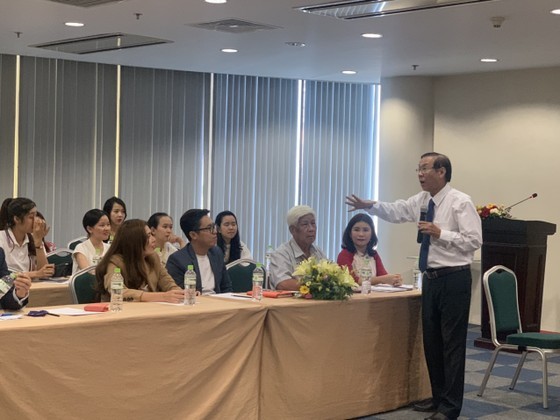 各企業分享在複雜多變市場的背景下克服紡織品成衣出口風險經驗。