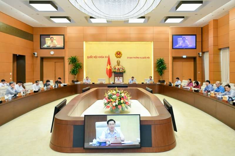 國會將以討論與辯論形式取代書面報告形式