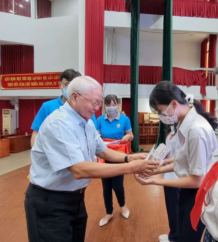 各華人單位贊助阮德景獎助學金