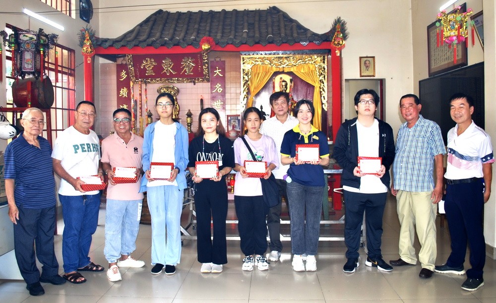 林氏、畢氏宗祠發獎助學金 ảnh 1