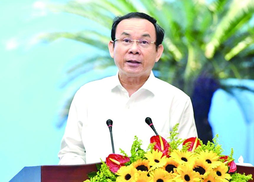 市委書記阮文年對出席會議代表表示歡迎。