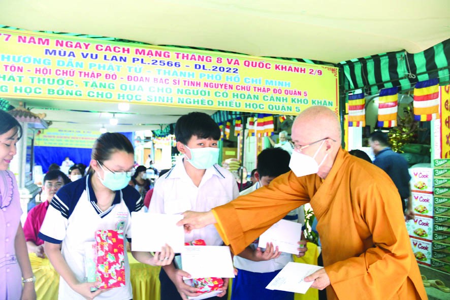 天尊寺關照貧困戶