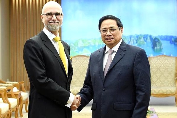 我國越過疫情　力促經濟增長