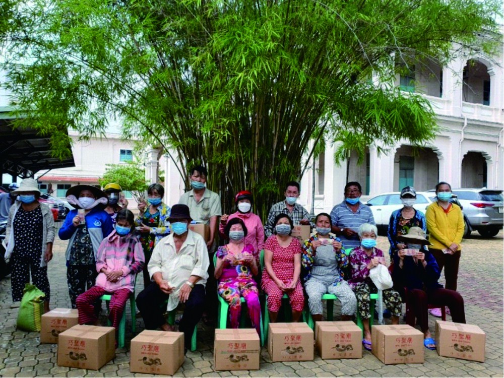 華人同胞獲派發盂蘭節禮物