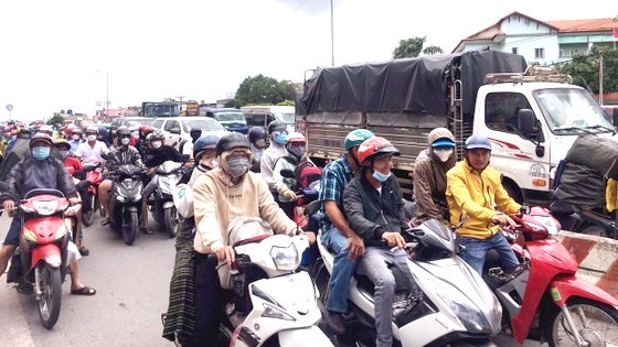 51 號國道交通嚴重堵塞 8 次放行