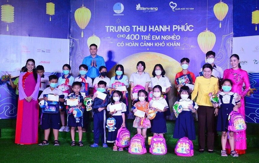 第七軍區關照孤兒與清貧少兒