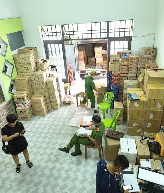 查獲來源不詳月餅