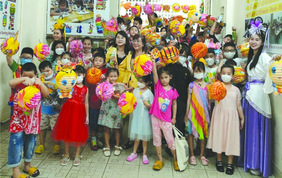 中秋節活動豐富多彩 ảnh 2