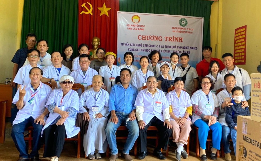 第五郡東醫會為林同省少數同胞贈醫施藥