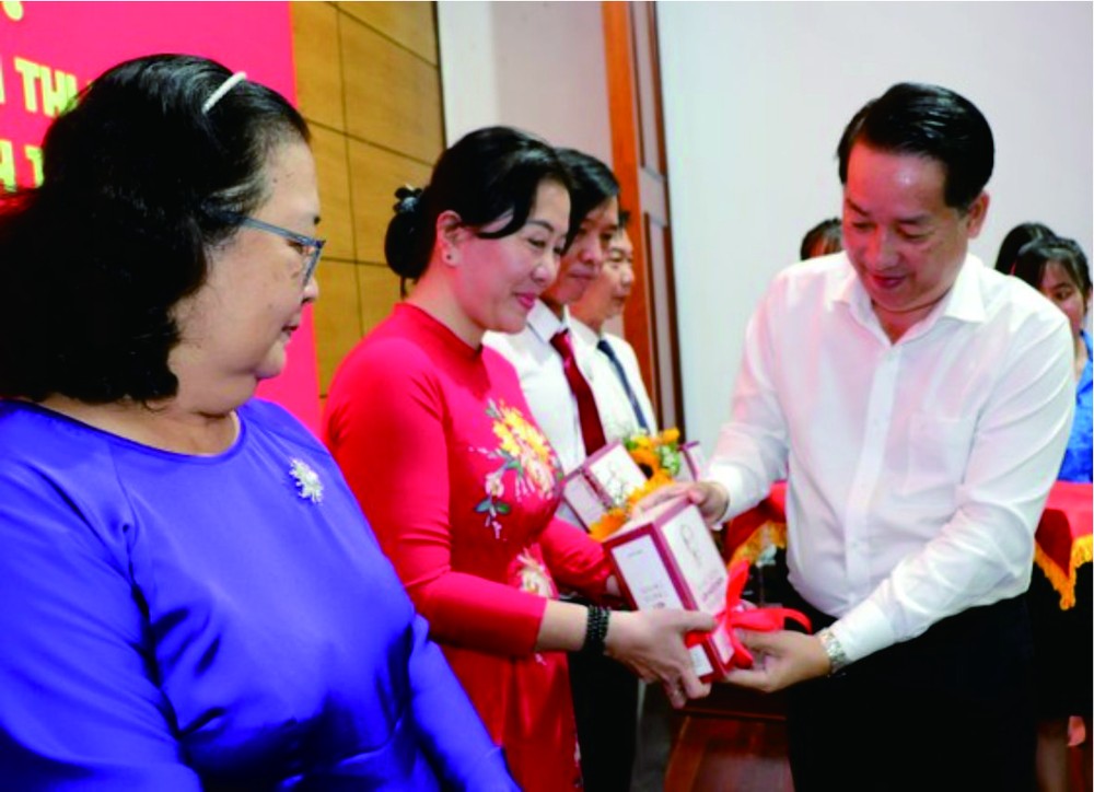 “宣傳與介紹身邊好榜樣”比賽總結