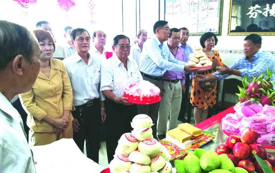 何氏宗祠秋祭與發獎助學金 ảnh 1