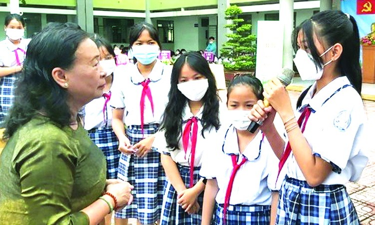 教導少兒待人接物行為準則