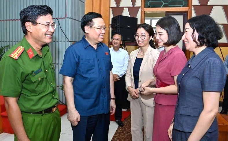 國會主席與海防選民接觸