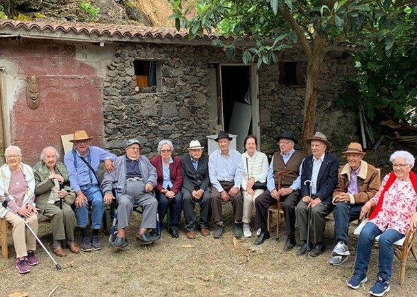 佩雷斯家族的一眾兄弟姊妹聚首。（圖：互聯網）