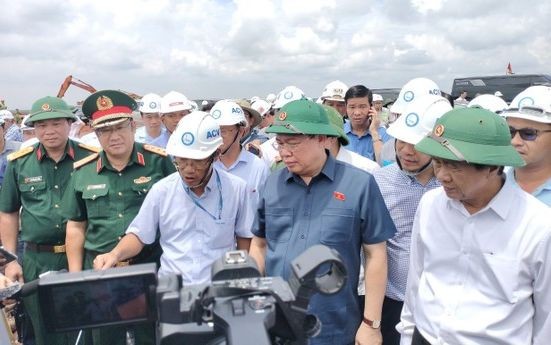國會主席視察隆城機場項目進度