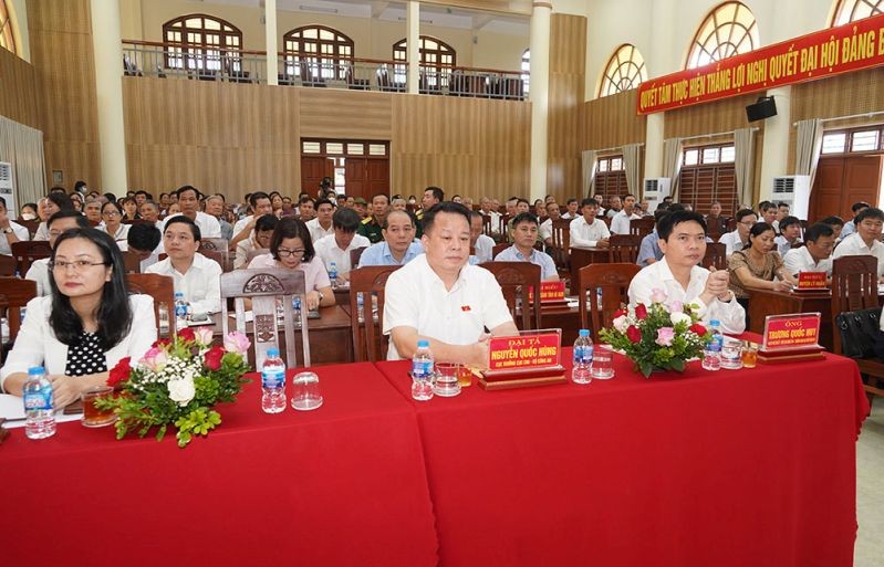 河南省國會代表團與選民進行接觸會議現場。（圖：河南TV）