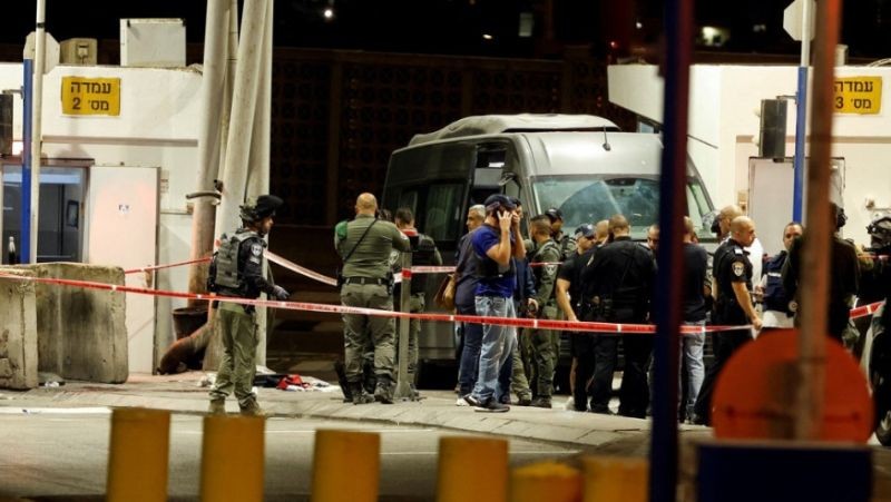 有人在東耶路撒冷一個以軍檢查站開火。（圖：路透社）