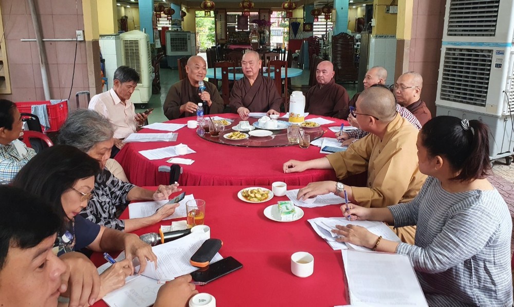 市紅十字會與市華人佛教配合開展制定賑濟乂安省災民的計劃。