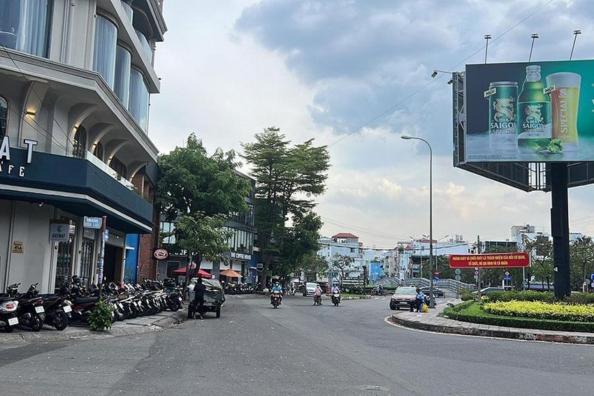 富潤郡人委會建議投建與饒祿-氏藝涌遊船碼頭連接的潘赤龍美食街。