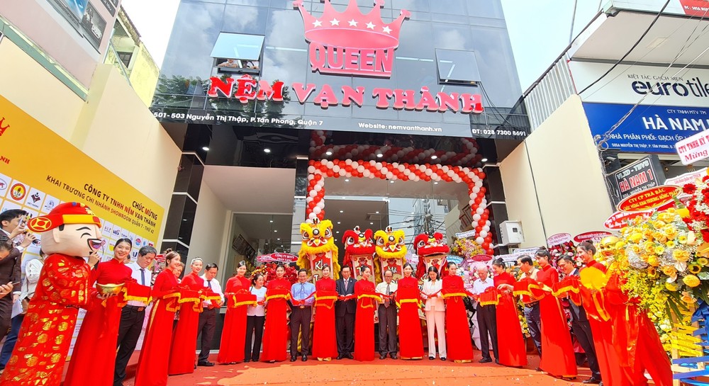 万成乳胶床垫有限公司开张一隅。