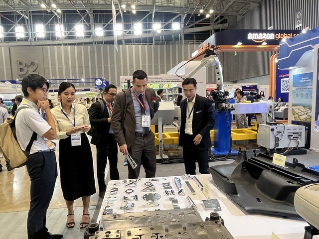 本市配套工业产品有很多机会参与全球供应链。