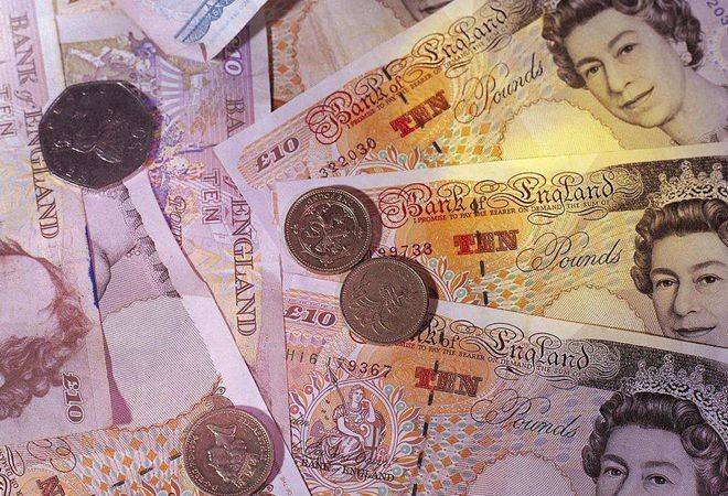 英国现金支付十年来首次增长