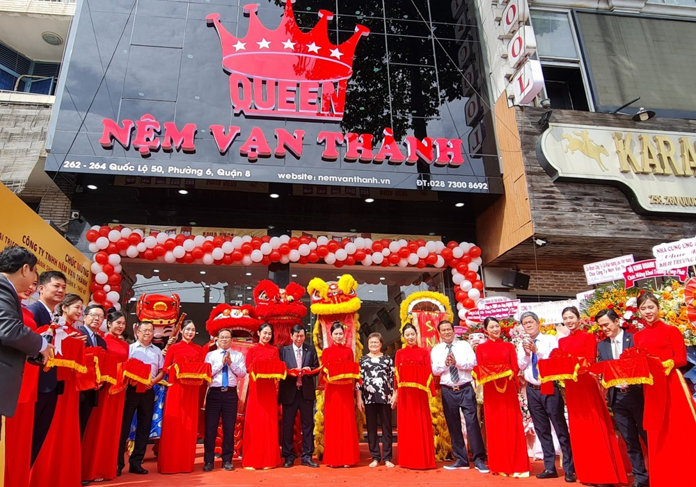 万成乳胶床垫有限公司第八郡旗舰店开张。