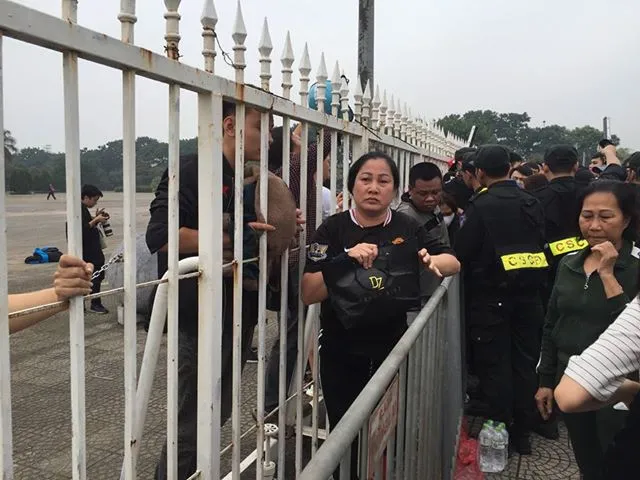 Giá vé chợ đen xem tuyển Việt Nam đá bị đẩy lên gấp 5 lần ảnh 5