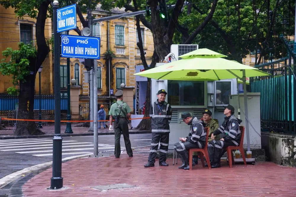 Lực lượng chức năng đã phân luồng giao thông, làm công tác đảm bảo an ninh