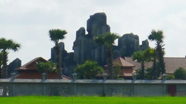 Đề nghị kiểm điểm nhiều cán bộ trong vụ xây “biệt phủ” không phép tại Bạc Liêu ảnh 1