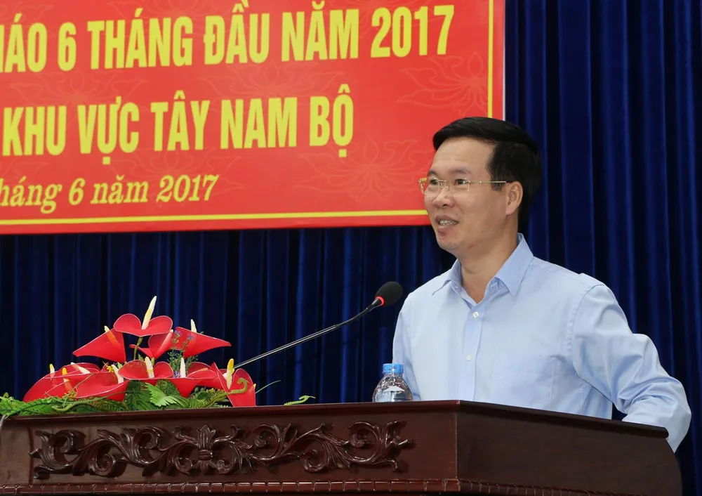 Đồng chí Võ Văn Thưởng, Ủy viên Bộ Chính trị, Bí thư Trung ương Đảng, Trưởng Ban Tuyên giáo Trung ương, phát biểu tại hội nghị. Ảnh: MINH LUÂN