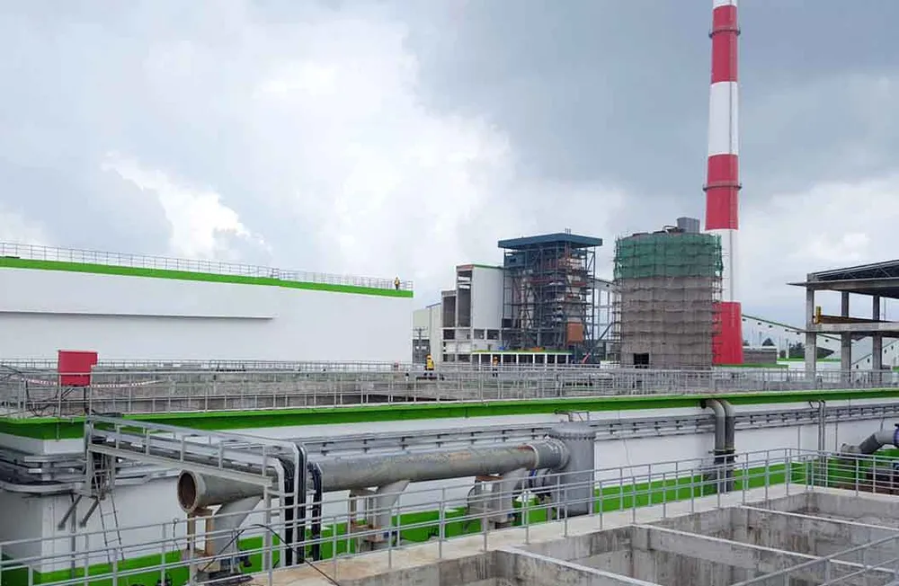 Một góc nhà máy giấy Lee & Man. Ảnh: CAO PHONG