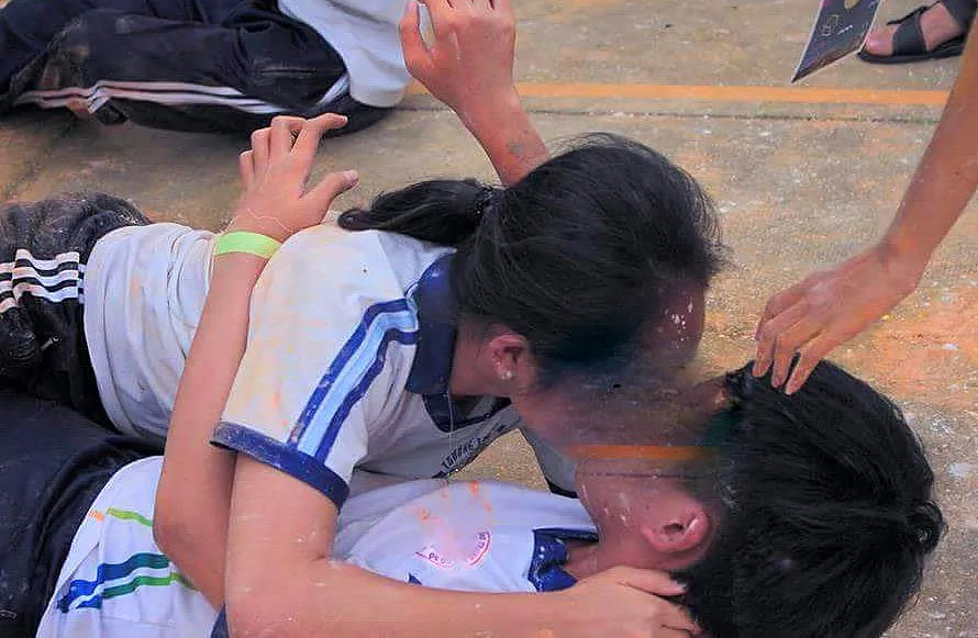 Mạng xã hội xuất hiện clip học sinh tham gia trò chơi “nhạy cảm”, nhà trường lên tiếng ảnh 1