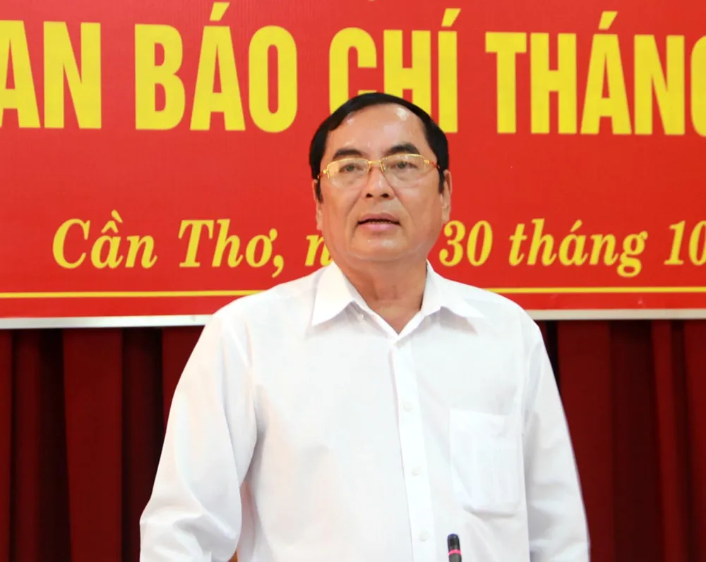 Giao ban báo chí TP Cần Thơ: Nhiều câu hỏi về vụ đổi 100 USD chưa được trả lời dứt điểm ảnh 3