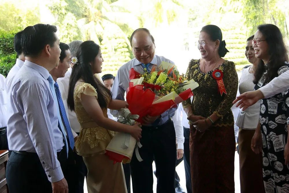 Thủ tướng chung vui Tết cổ truyền Chôl Chnăm Thmây với đồng bào Khmer ảnh 2