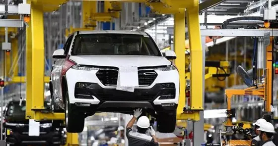 Chính phủ đồng ý giảm 50% phí trước bạ cho ô tô lắp ráp trong nước ảnh 1