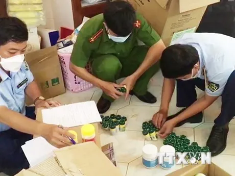 ‘Siết chặt’ quảng cáo thực phẩm chức năng tràn lan, phản cảm và không đúng sự thật ảnh 1