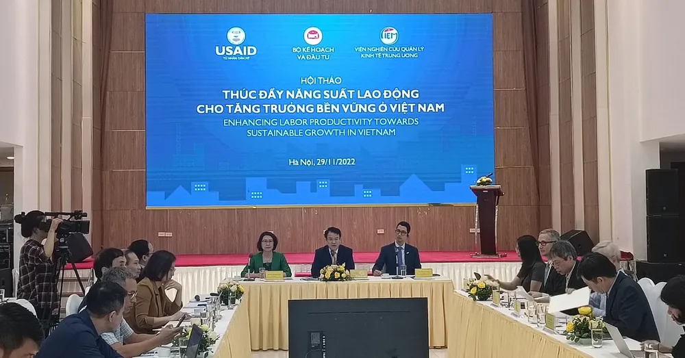 Sau 10 năm, năng suất lao động Việt Nam tăng 2,5 lần ảnh 1