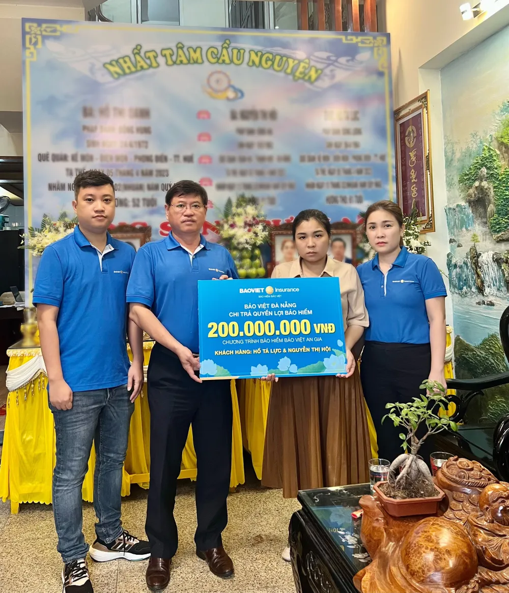 Bảo Việt chi trả tiền bảo hiểm cho nạn nhân trong vụ rơi trực thăng tại Quảng Ninh